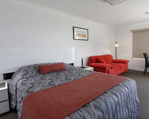 gunnedah-executive-queen-room (2)