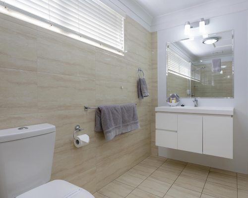 gunnedah-executive-queen-room (4)
